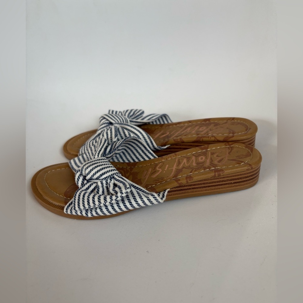 Blowfish small wedge sandal striped bow size 6 sandal blue white nautical